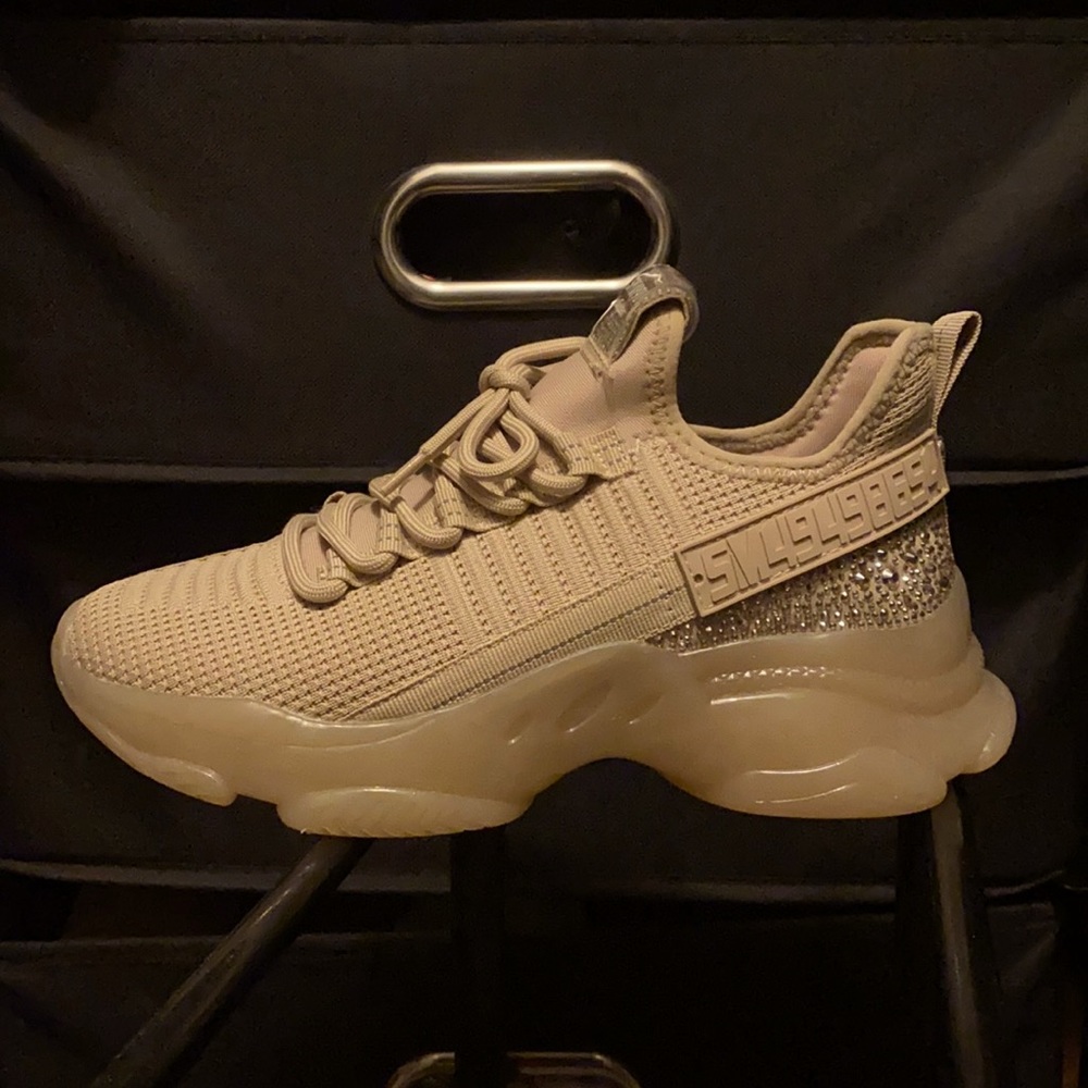 Steve Madden Maxima athletic shoes RUN SMALL